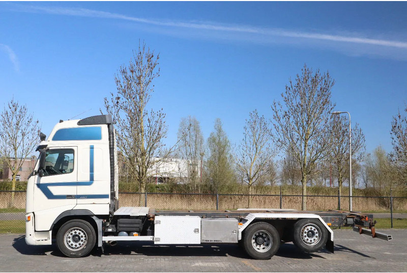 Kamion-šasija Volvo FH 460 | 6X2 | MANUAL | BDF | RETARDER | EURO 3: slika Kamion-šasija Volvo FH 460 | 6X2 | MANUAL | BDF | RETARDER | EURO 3