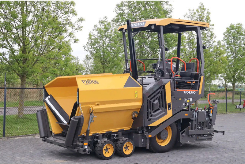 Volvo P2870 D ABG | ASPHALT PAVER | NEW / UNUSED | BOMAG BF300 - Stroj za asfaltiranje: slika Volvo P2870 D ABG | ASPHALT PAVER | NEW / UNUSED | BOMAG BF300 - Stroj za asfaltiranje Volvo P2870 D ABG | ASPHALT PAVER | NEW / UNUSED | BOMAG BF300 - Stroj za asfaltiranje: slika Volvo P2870 D ABG | ASPHALT PAVER | NEW / UNUSED | BOMAG BF300 - Stroj za asfaltiranje