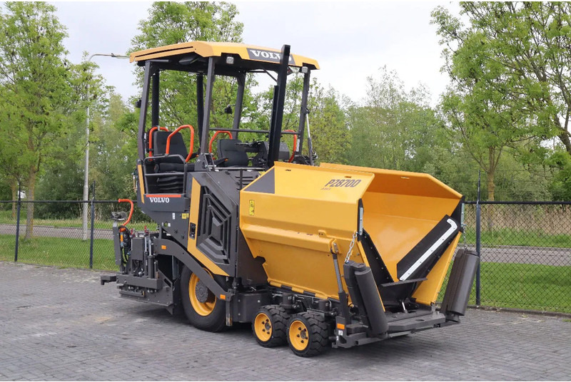 Volvo P2870 D ABG | ASPHALT PAVER | NEW / UNUSED | BOMAG BF300 - Stroj za asfaltiranje: slika Volvo P2870 D ABG | ASPHALT PAVER | NEW / UNUSED | BOMAG BF300 - Stroj za asfaltiranje Volvo P2870 D ABG | ASPHALT PAVER | NEW / UNUSED | BOMAG BF300 - Stroj za asfaltiranje: slika Volvo P2870 D ABG | ASPHALT PAVER | NEW / UNUSED | BOMAG BF300 - Stroj za asfaltiranje