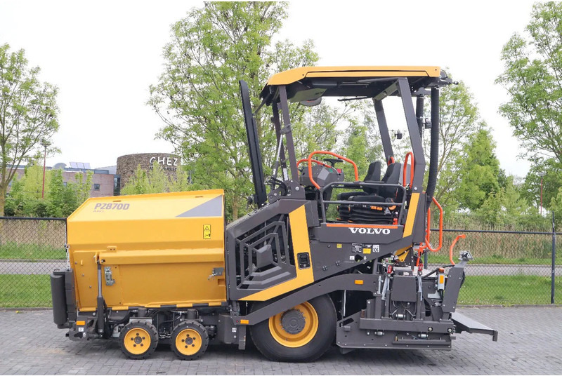 Volvo P2870 D ABG | ASPHALT PAVER | NEW / UNUSED | BOMAG BF300 - Stroj za asfaltiranje: slika Volvo P2870 D ABG | ASPHALT PAVER | NEW / UNUSED | BOMAG BF300 - Stroj za asfaltiranje Volvo P2870 D ABG | ASPHALT PAVER | NEW / UNUSED | BOMAG BF300 - Stroj za asfaltiranje: slika Volvo P2870 D ABG | ASPHALT PAVER | NEW / UNUSED | BOMAG BF300 - Stroj za asfaltiranje