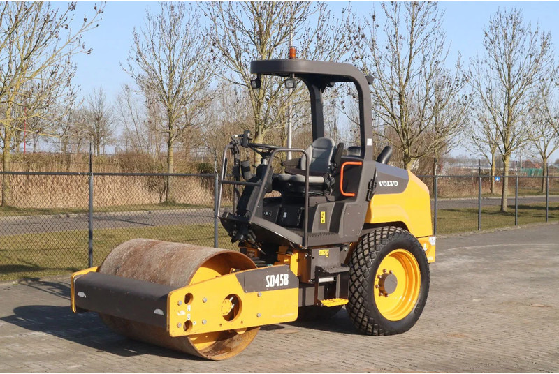 Volvo SD45B | GOOD CONDIITON | LOW HOURS - Valjak: slika Volvo SD45B | GOOD CONDIITON | LOW HOURS - Valjak Volvo SD45B | GOOD CONDIITON | LOW HOURS - Valjak: slika Volvo SD45B | GOOD CONDIITON | LOW HOURS - Valjak