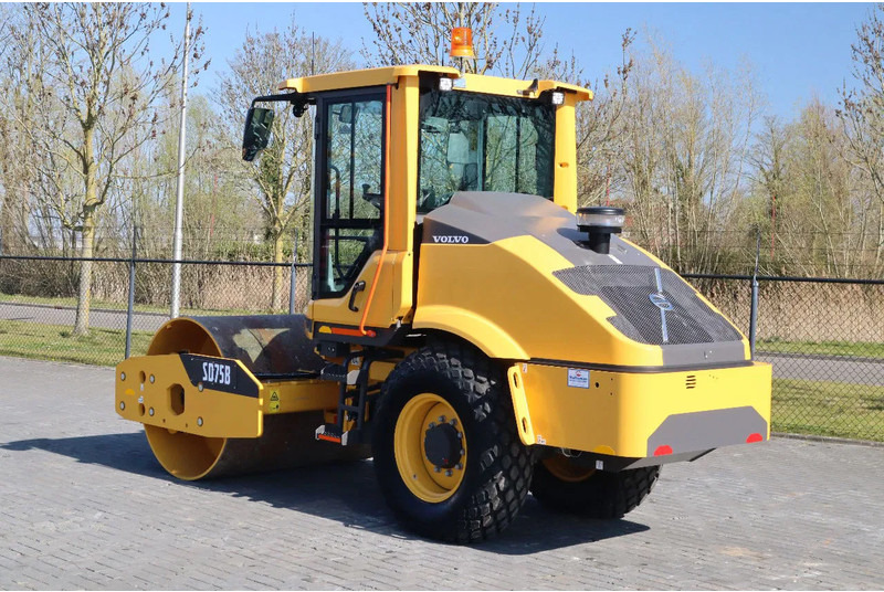 Volvo SD75B | SD 75 B | NEW / UNUSED | 1 YEAR WARRANTY - Valjak: slika Volvo SD75B | SD 75 B | NEW / UNUSED | 1 YEAR WARRANTY - Valjak Volvo SD75B | SD 75 B | NEW / UNUSED | 1 YEAR WARRANTY - Valjak: slika Volvo SD75B | SD 75 B | NEW / UNUSED | 1 YEAR WARRANTY - Valjak