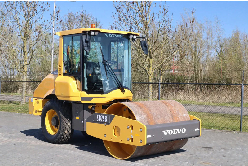 Volvo SD75B | SD 75 B | NEW / UNUSED | 1 YEAR WARRANTY - Cestovni valjak: slika Volvo SD75B | SD 75 B | NEW / UNUSED | 1 YEAR WARRANTY - Cestovni valjak Volvo SD75B | SD 75 B | NEW / UNUSED | 1 YEAR WARRANTY - Cestovni valjak: slika Volvo SD75B | SD 75 B | NEW / UNUSED | 1 YEAR WARRANTY - Cestovni valjak