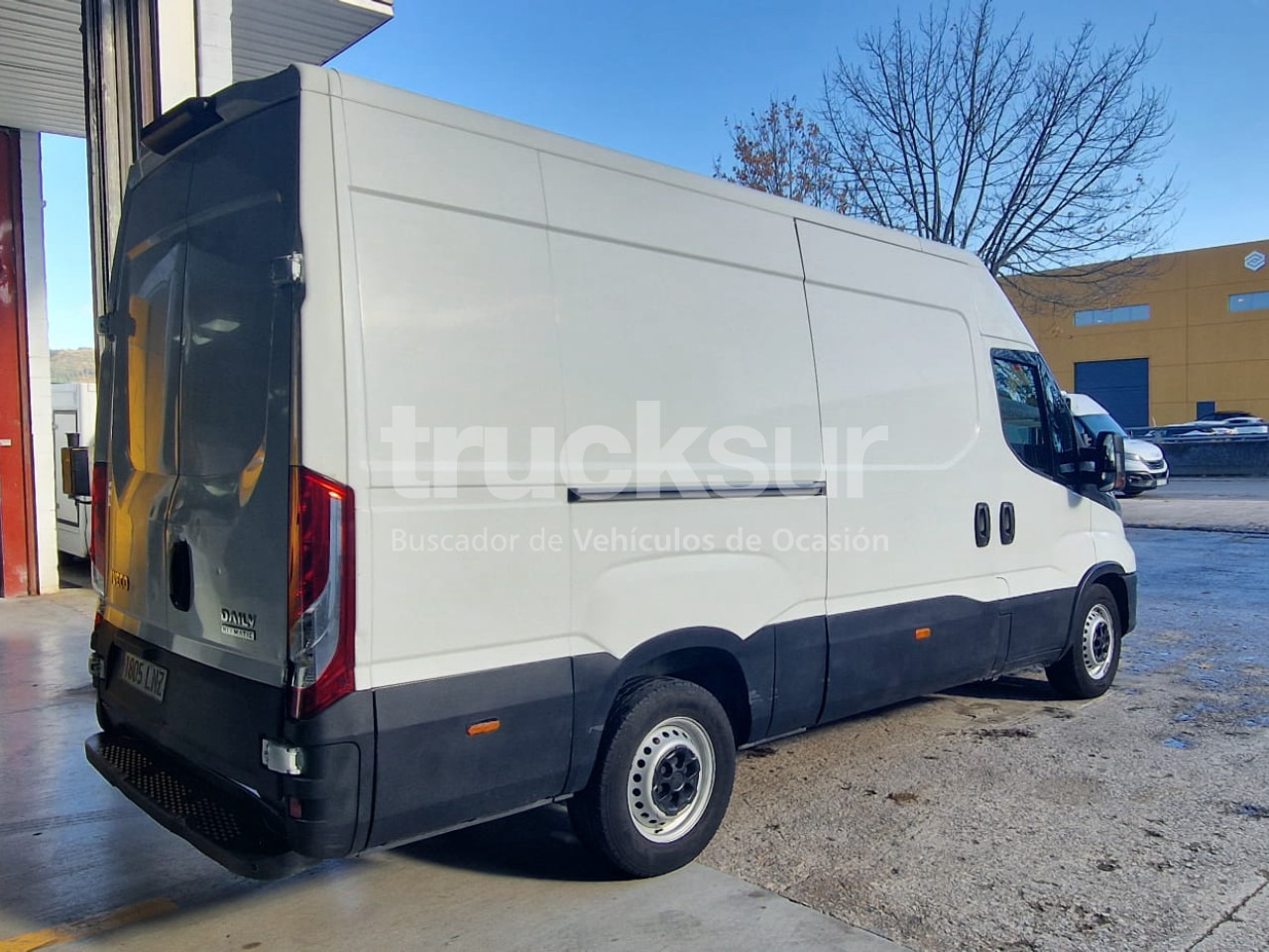 IVECO 35S14 12M3 - Dostavno vozilo sa zatvorenim sandukom: slika IVECO 35S14 12M3 - Dostavno vozilo sa zatvorenim sandukom IVECO 35S14 12M3 - Dostavno vozilo sa zatvorenim sandukom: slika IVECO 35S14 12M3 - Dostavno vozilo sa zatvorenim sandukom