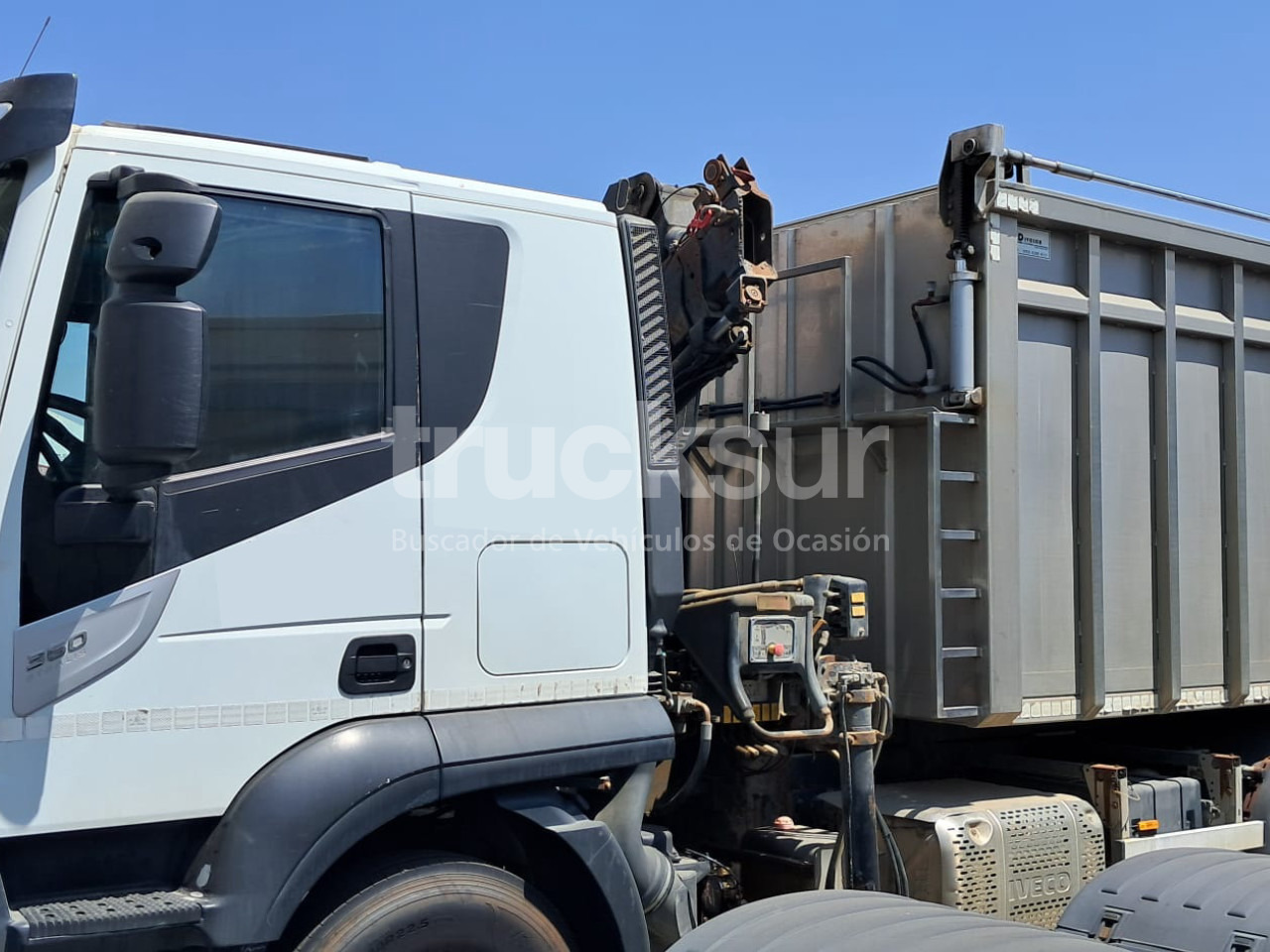 IVECO AT260SY/PS 360CV ejes 6x2*4 - Kiper, Kamion s kranom: slika IVECO AT260SY/PS 360CV ejes 6x2*4 - Kiper, Kamion s kranom IVECO AT260SY/PS 360CV ejes 6x2*4 - Kiper, Kamion s kranom: slika IVECO AT260SY/PS 360CV ejes 6x2*4 - Kiper, Kamion s kranom