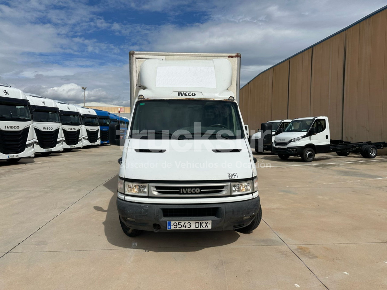 IVECO DAILY 35C14 - Dostavno vozilo sa zatvorenim sandukom: slika IVECO DAILY 35C14 - Dostavno vozilo sa zatvorenim sandukom IVECO DAILY 35C14 - Dostavno vozilo sa zatvorenim sandukom: slika IVECO DAILY 35C14 - Dostavno vozilo sa zatvorenim sandukom