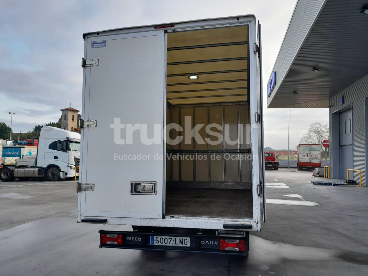 IVECO DAILY 35C16H - Dostavno vozilo sa zatvorenim sandukom: slika IVECO DAILY 35C16H - Dostavno vozilo sa zatvorenim sandukom IVECO DAILY 35C16H - Dostavno vozilo sa zatvorenim sandukom: slika IVECO DAILY 35C16H - Dostavno vozilo sa zatvorenim sandukom