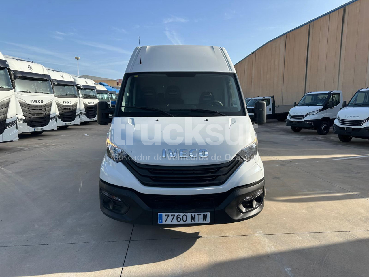 IVECO DAILY 35S16 F 16M3 - Dostavno vozilo sa zatvorenim sandukom: slika IVECO DAILY 35S16 F 16M3 - Dostavno vozilo sa zatvorenim sandukom IVECO DAILY 35S16 F 16M3 - Dostavno vozilo sa zatvorenim sandukom: slika IVECO DAILY 35S16 F 16M3 - Dostavno vozilo sa zatvorenim sandukom