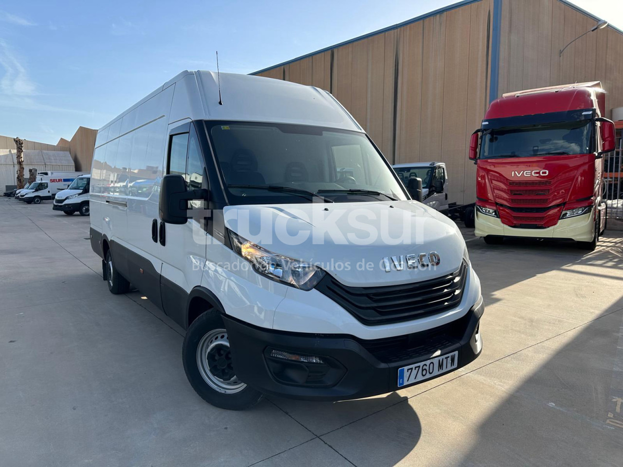 IVECO DAILY 35S16 F 16M3 - Dostavno vozilo sa zatvorenim sandukom: slika IVECO DAILY 35S16 F 16M3 - Dostavno vozilo sa zatvorenim sandukom IVECO DAILY 35S16 F 16M3 - Dostavno vozilo sa zatvorenim sandukom: slika IVECO DAILY 35S16 F 16M3 - Dostavno vozilo sa zatvorenim sandukom