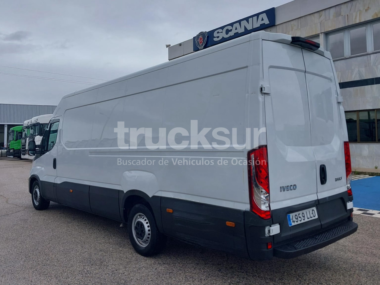 IVECO DAILY 35S16 - Dostavno vozilo sa zatvorenim sandukom: slika IVECO DAILY 35S16 - Dostavno vozilo sa zatvorenim sandukom IVECO DAILY 35S16 - Dostavno vozilo sa zatvorenim sandukom: slika IVECO DAILY 35S16 - Dostavno vozilo sa zatvorenim sandukom
