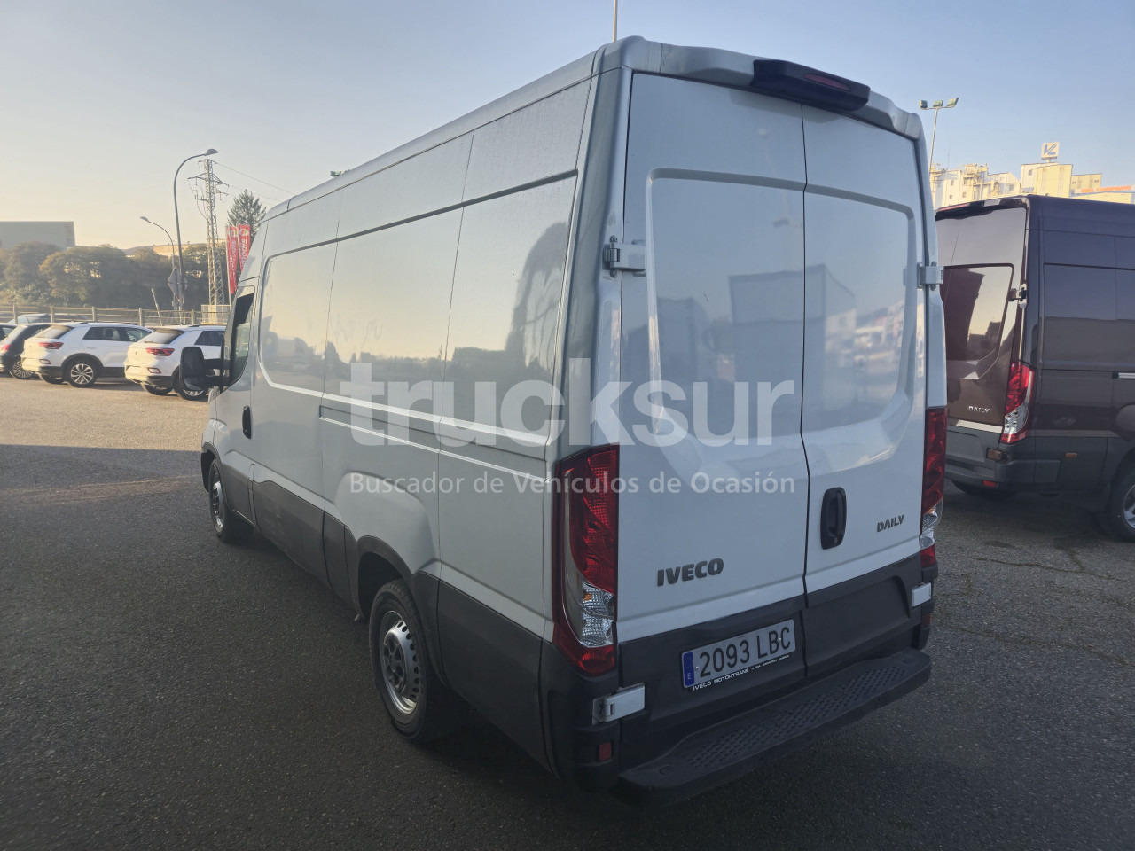 IVECO DAILY 35S16V 12M3 - Dostavno vozilo sa zatvorenim sandukom: slika IVECO DAILY 35S16V 12M3 - Dostavno vozilo sa zatvorenim sandukom IVECO DAILY 35S16V 12M3 - Dostavno vozilo sa zatvorenim sandukom: slika IVECO DAILY 35S16V 12M3 - Dostavno vozilo sa zatvorenim sandukom