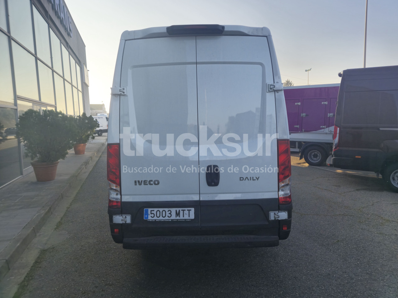 IVECO DAILY 35S16V 12M3 - Dostavno vozilo sa zatvorenim sandukom: slika IVECO DAILY 35S16V 12M3 - Dostavno vozilo sa zatvorenim sandukom IVECO DAILY 35S16V 12M3 - Dostavno vozilo sa zatvorenim sandukom: slika IVECO DAILY 35S16V 12M3 - Dostavno vozilo sa zatvorenim sandukom