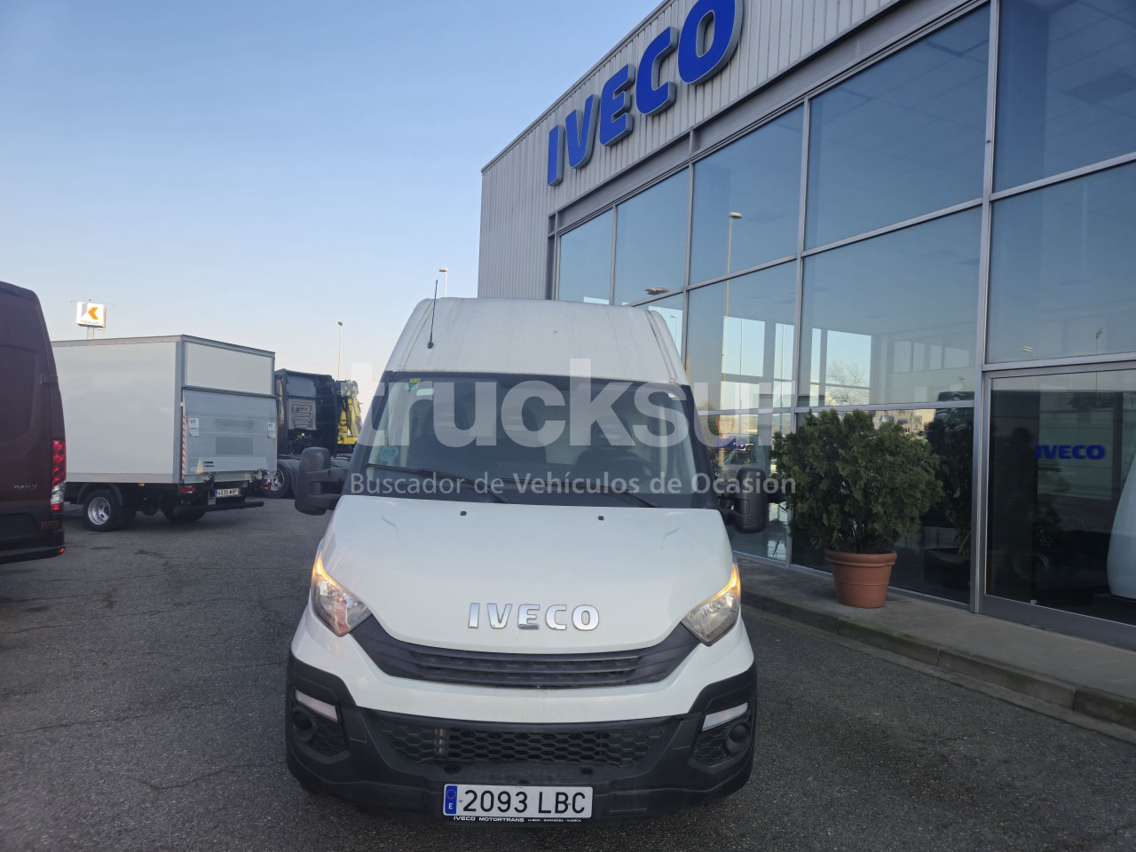 IVECO DAILY 35S16V 12M3 - Dostavno vozilo sa zatvorenim sandukom: slika IVECO DAILY 35S16V 12M3 - Dostavno vozilo sa zatvorenim sandukom IVECO DAILY 35S16V 12M3 - Dostavno vozilo sa zatvorenim sandukom: slika IVECO DAILY 35S16V 12M3 - Dostavno vozilo sa zatvorenim sandukom