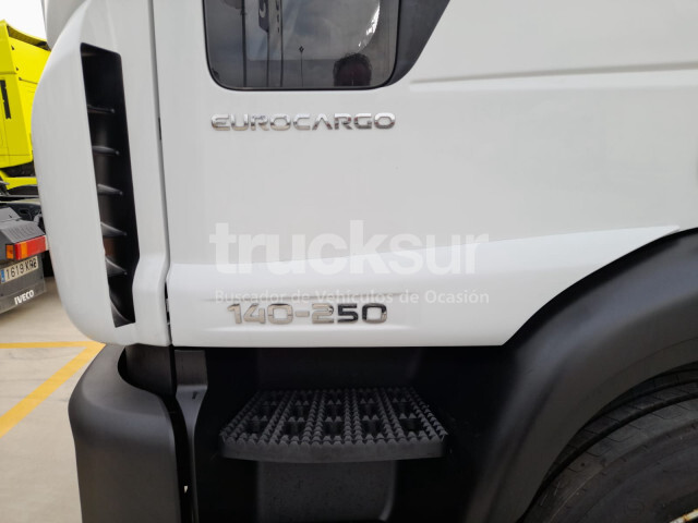 IVECO EUROCARGO 140E 250 - Kamion s ceradom: slika IVECO EUROCARGO 140E 250 - Kamion s ceradom IVECO EUROCARGO 140E 250 - Kamion s ceradom: slika IVECO EUROCARGO 140E 250 - Kamion s ceradom