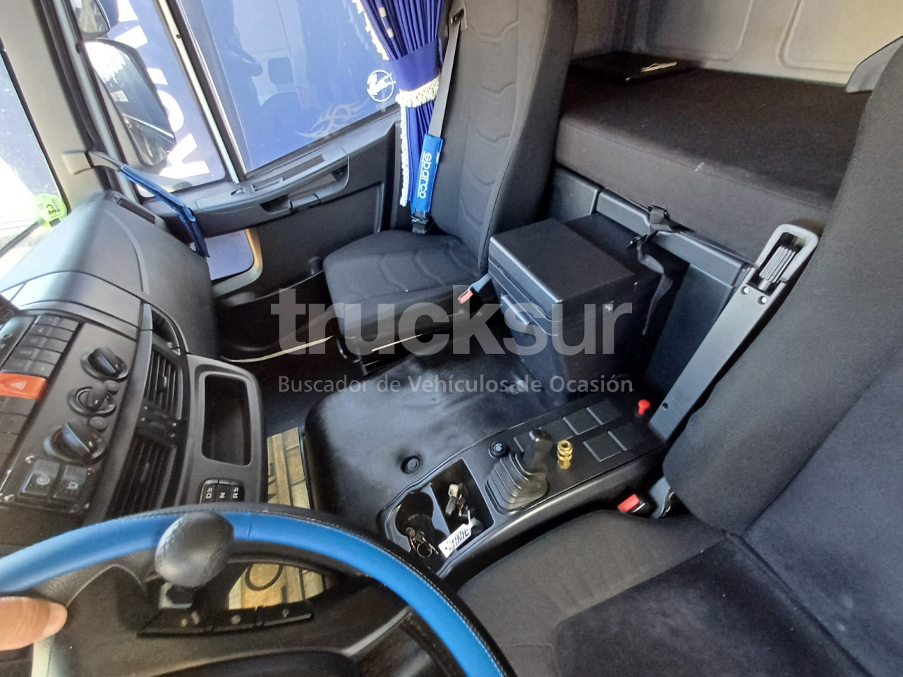 Interior photo 1: Kamion hladnjača IVECO EUROCARGO ML 180E32/FP