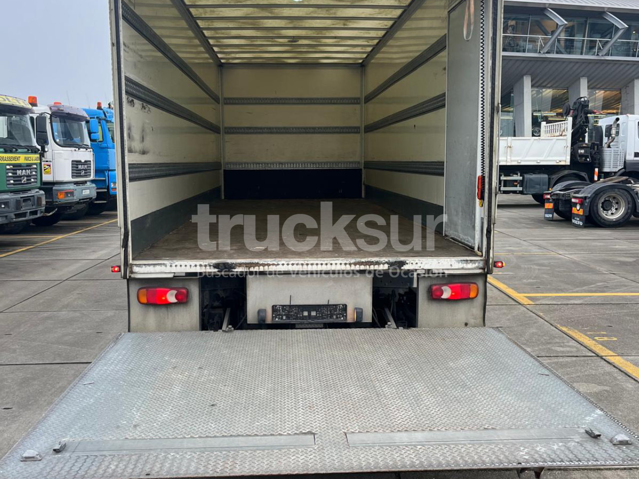 RENAULT D12.240 - Kamion sandučar: slika RENAULT D12.240 - Kamion sandučar RENAULT D12.240 - Kamion sandučar: slika RENAULT D12.240 - Kamion sandučar