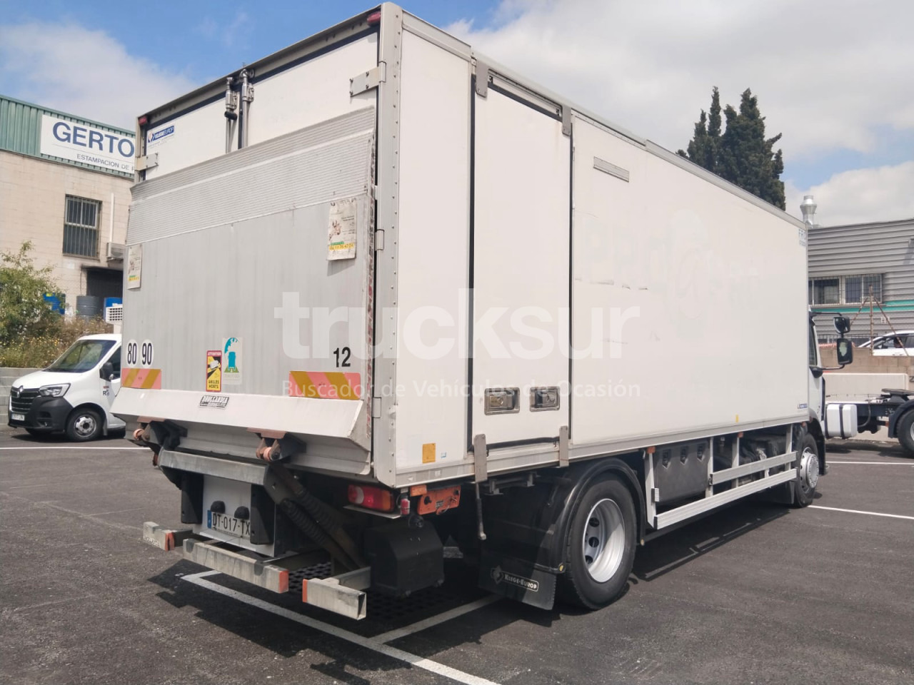 RENAULT D280 - Kamion hladnjača: slika RENAULT D280 - Kamion hladnjača RENAULT D280 - Kamion hladnjača: slika RENAULT D280 - Kamion hladnjača