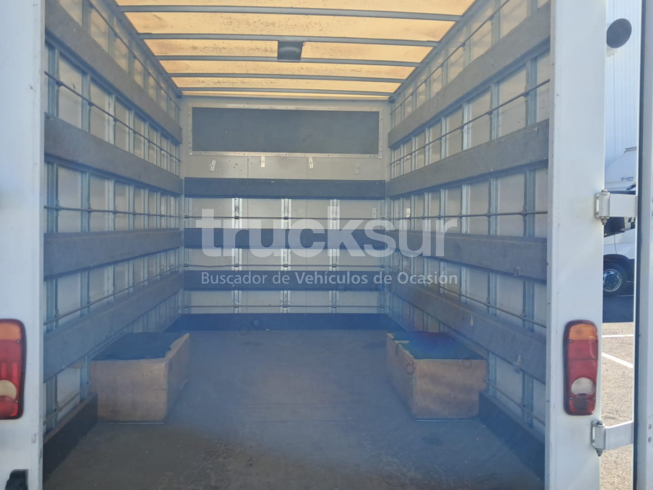 RENAULT MASTER 130.35 - Dostavno vozilo sa zatvorenim sandukom: slika RENAULT MASTER 130.35 - Dostavno vozilo sa zatvorenim sandukom RENAULT MASTER 130.35 - Dostavno vozilo sa zatvorenim sandukom: slika RENAULT MASTER 130.35 - Dostavno vozilo sa zatvorenim sandukom
