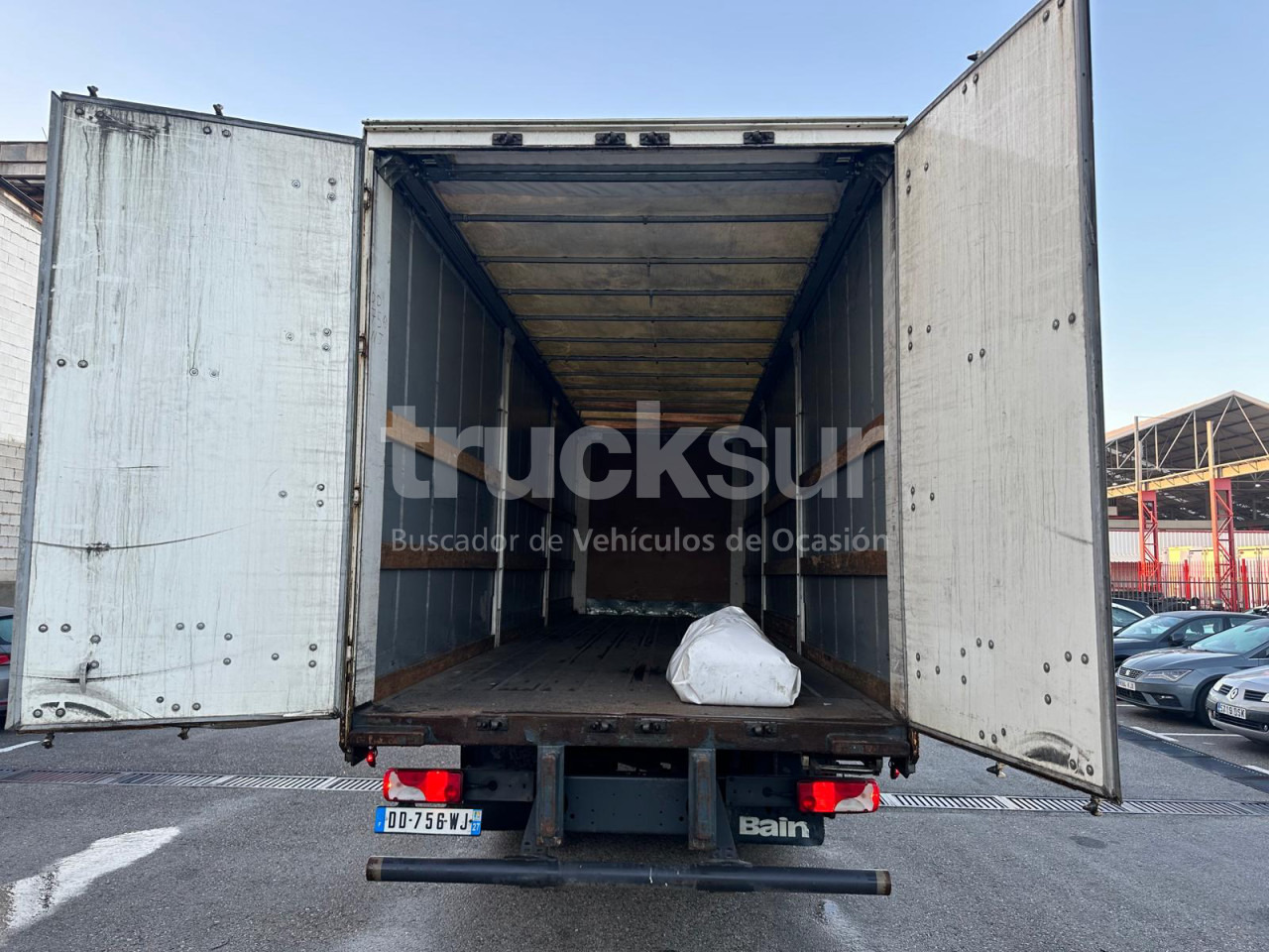 Kamion s ceradom SCANIA P280.26 ejes 6x2*4: slika Kamion s ceradom SCANIA P280.26 ejes 6x2*4 Kamion s ceradom SCANIA P280.26 ejes 6x2*4: slika Kamion s ceradom SCANIA P280.26 ejes 6x2*4