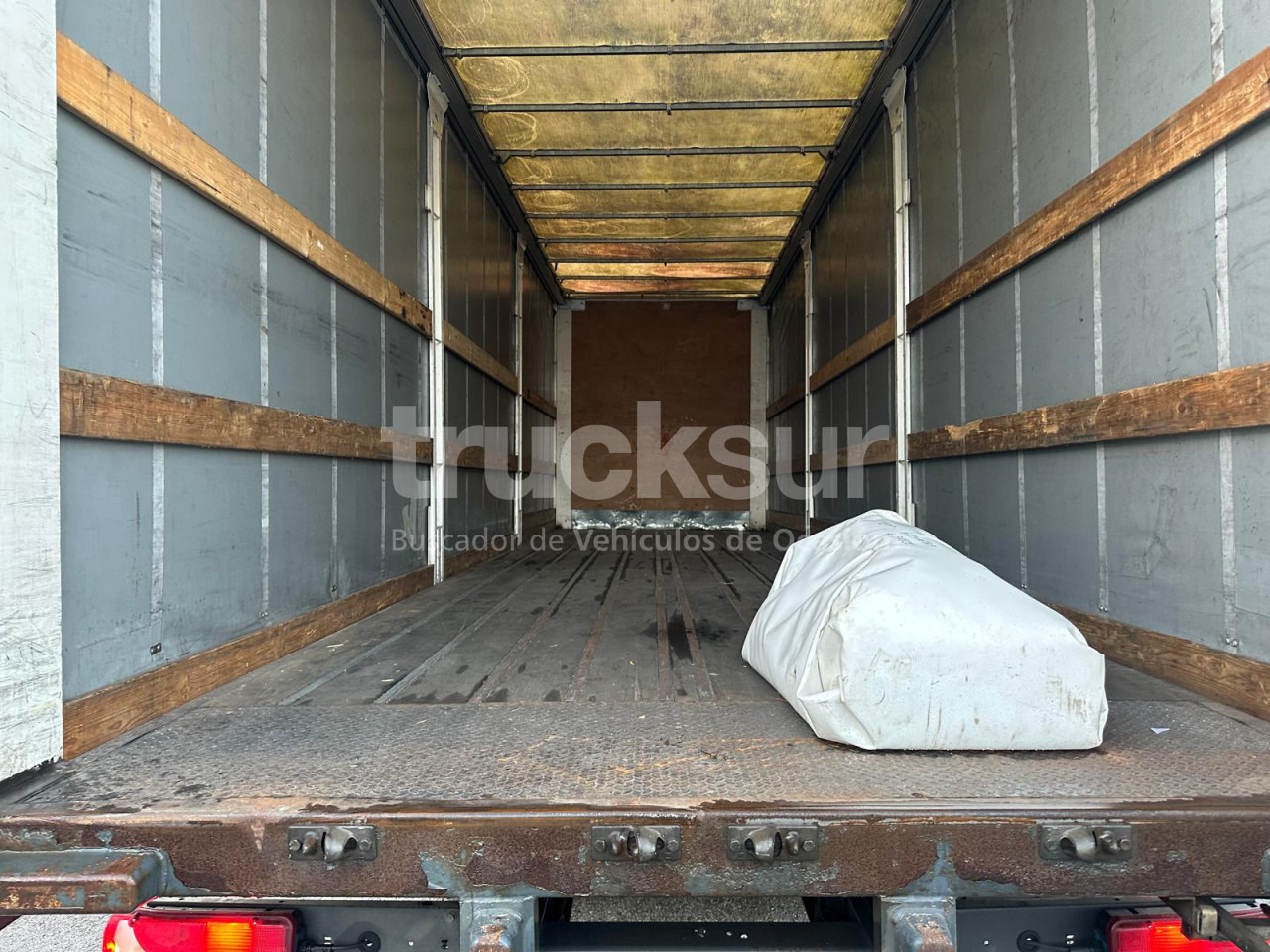 Kamion s ceradom SCANIA P280.26 ejes 6x2*4: slika Kamion s ceradom SCANIA P280.26 ejes 6x2*4 Kamion s ceradom SCANIA P280.26 ejes 6x2*4: slika Kamion s ceradom SCANIA P280.26 ejes 6x2*4