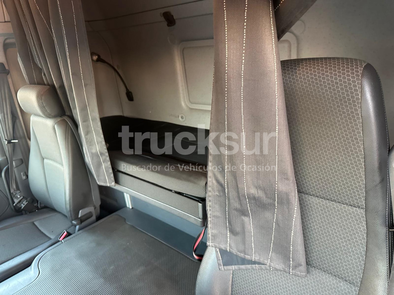 Kamion s ceradom SCANIA P280.26 ejes 6x2*4: slika Kamion s ceradom SCANIA P280.26 ejes 6x2*4 Kamion s ceradom SCANIA P280.26 ejes 6x2*4: slika Kamion s ceradom SCANIA P280.26 ejes 6x2*4