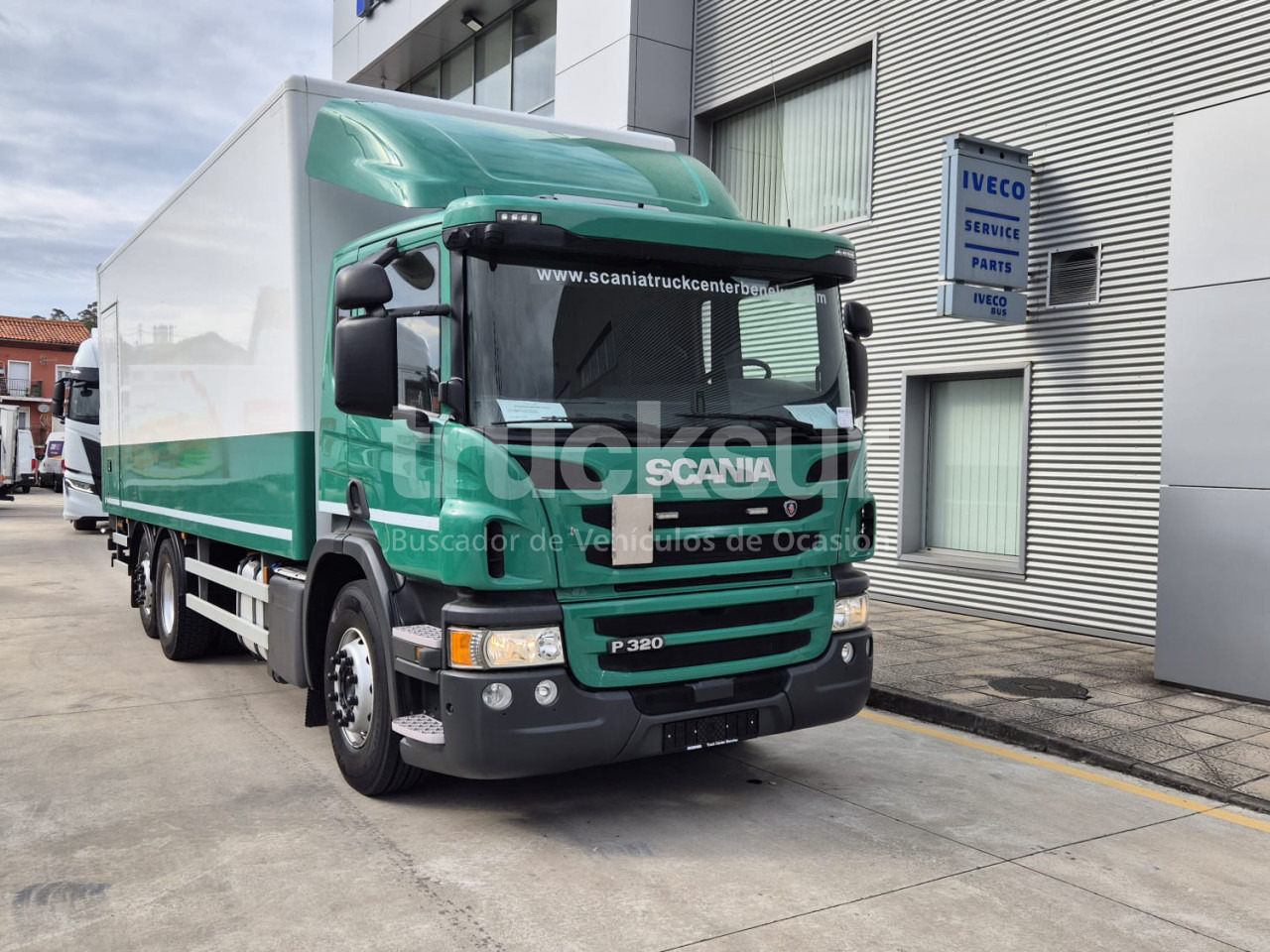 SCANIA P320.26 ejes 6x2*4 - Kamion sandučar: slika SCANIA P320.26 ejes 6x2*4 - Kamion sandučar SCANIA P320.26 ejes 6x2*4 - Kamion sandučar: slika SCANIA P320.26 ejes 6x2*4 - Kamion sandučar