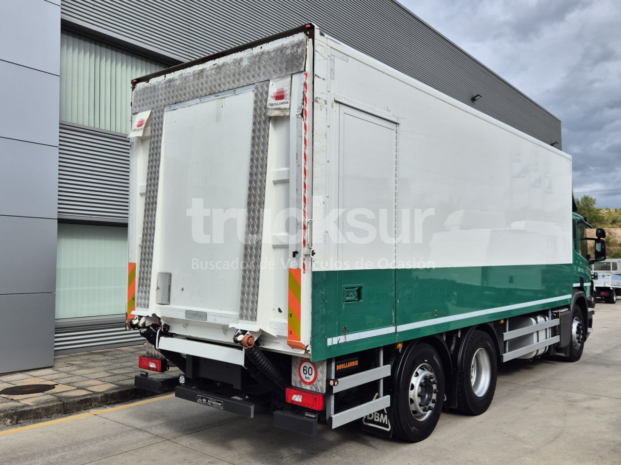 SCANIA P320.26 ejes 6x2*4 - Kamion sandučar: slika SCANIA P320.26 ejes 6x2*4 - Kamion sandučar SCANIA P320.26 ejes 6x2*4 - Kamion sandučar: slika SCANIA P320.26 ejes 6x2*4 - Kamion sandučar
