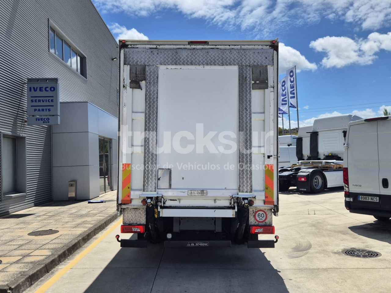 Kamion s ceradom SCANIA P320: slika Kamion s ceradom SCANIA P320 Kamion s ceradom SCANIA P320: slika Kamion s ceradom SCANIA P320