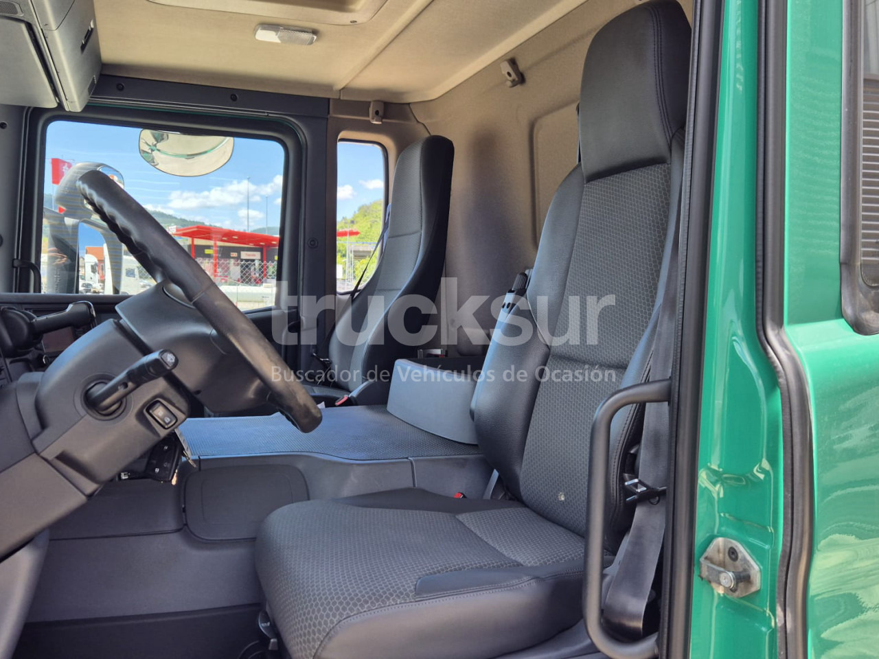 Kamion s ceradom SCANIA P320: slika Kamion s ceradom SCANIA P320 Kamion s ceradom SCANIA P320: slika Kamion s ceradom SCANIA P320