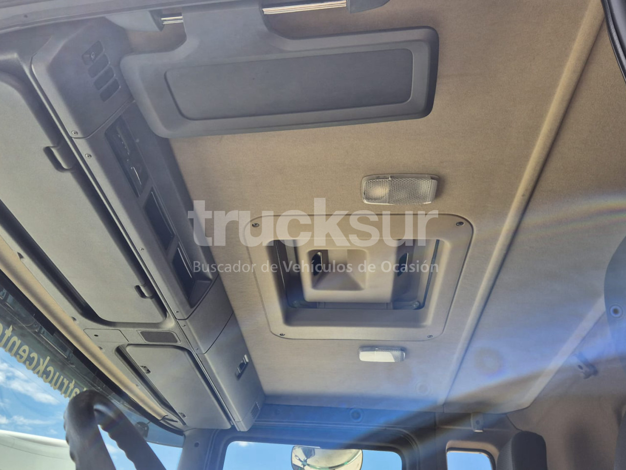 Kamion s ceradom SCANIA P320: slika Kamion s ceradom SCANIA P320 Kamion s ceradom SCANIA P320: slika Kamion s ceradom SCANIA P320