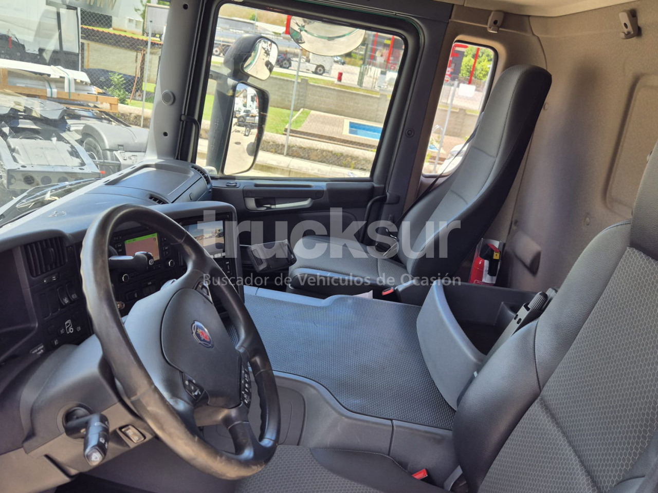 Kamion s ceradom SCANIA P320: slika Kamion s ceradom SCANIA P320 Kamion s ceradom SCANIA P320: slika Kamion s ceradom SCANIA P320