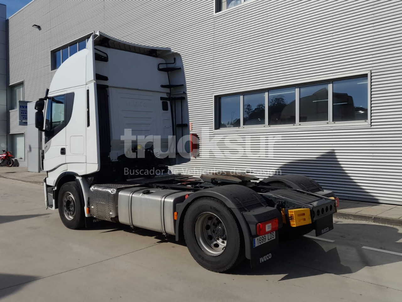 IVECO STRALIS AS440S51T/P HI-WAY - Tegljač: slika IVECO STRALIS AS440S51T/P HI-WAY - Tegljač IVECO STRALIS AS440S51T/P HI-WAY - Tegljač: slika IVECO STRALIS AS440S51T/P HI-WAY - Tegljač