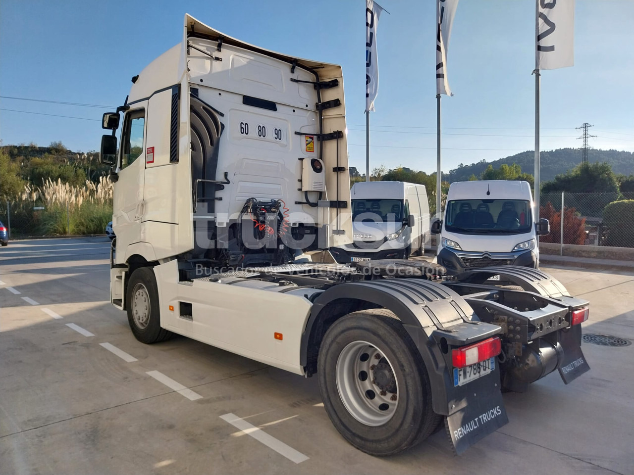 RENAULT T520 HIGH SLEEPER CAB - Tegljač: slika RENAULT T520 HIGH SLEEPER CAB - Tegljač RENAULT T520 HIGH SLEEPER CAB - Tegljač: slika RENAULT T520 HIGH SLEEPER CAB - Tegljač