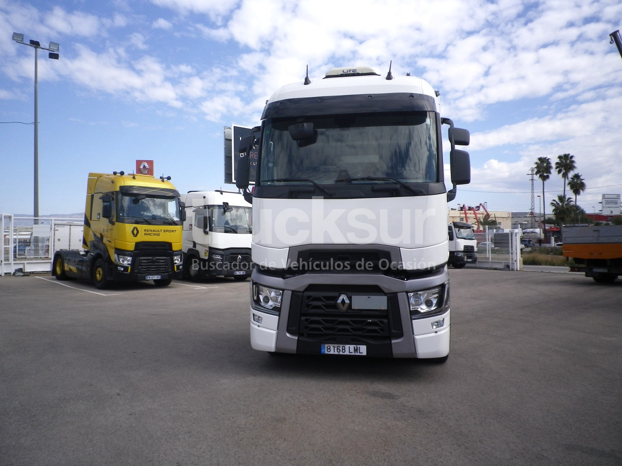 RENAULT T520 HIGH SLEEPER CAB - Tegljač: slika RENAULT T520 HIGH SLEEPER CAB - Tegljač RENAULT T520 HIGH SLEEPER CAB - Tegljač: slika RENAULT T520 HIGH SLEEPER CAB - Tegljač
