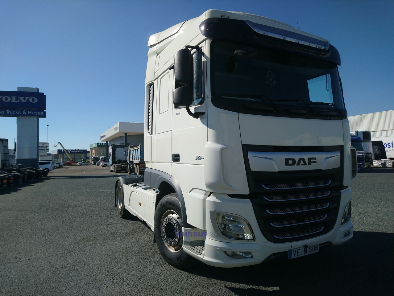 DAF FT 95XF530 - Tegljač: slika DAF FT 95XF530 - Tegljač DAF FT 95XF530 - Tegljač: slika DAF FT 95XF530 - Tegljač