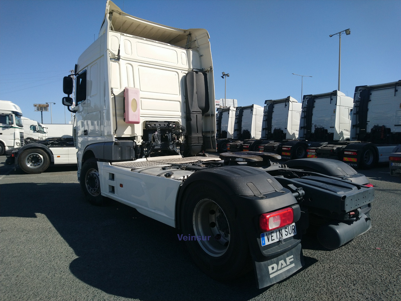 DAF FT 95XF530 - Tegljač: slika DAF FT 95XF530 - Tegljač DAF FT 95XF530 - Tegljač: slika DAF FT 95XF530 - Tegljač