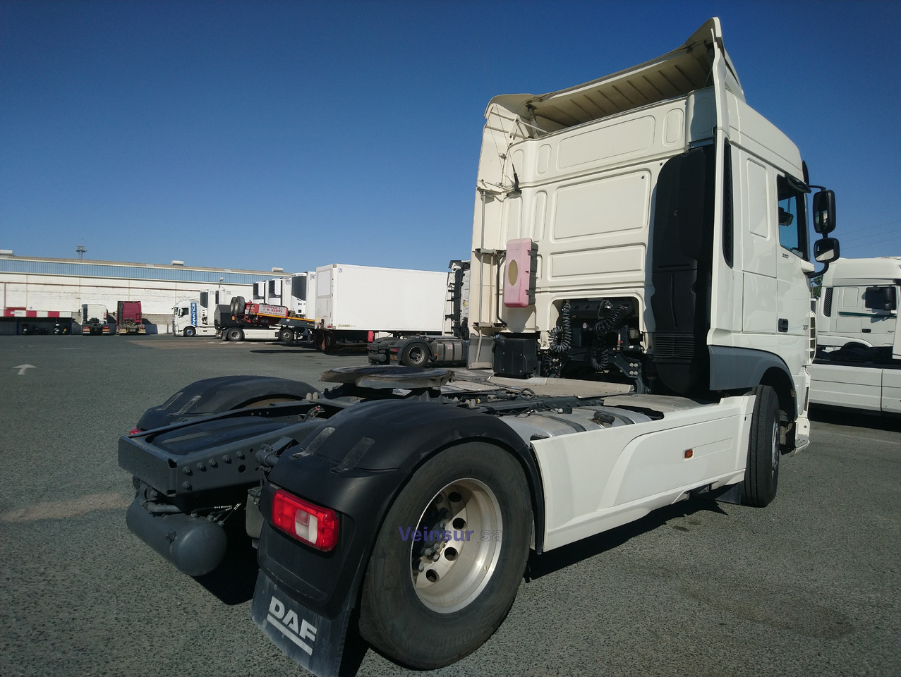 DAF FT 95XF530 - Tegljač: slika DAF FT 95XF530 - Tegljač DAF FT 95XF530 - Tegljač: slika DAF FT 95XF530 - Tegljač