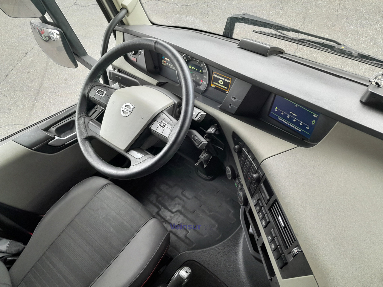 VOLVO FH4 I-SAVE - Tegljač: slika VOLVO FH4 I-SAVE - Tegljač VOLVO FH4 I-SAVE - Tegljač: slika VOLVO FH4 I-SAVE - Tegljač