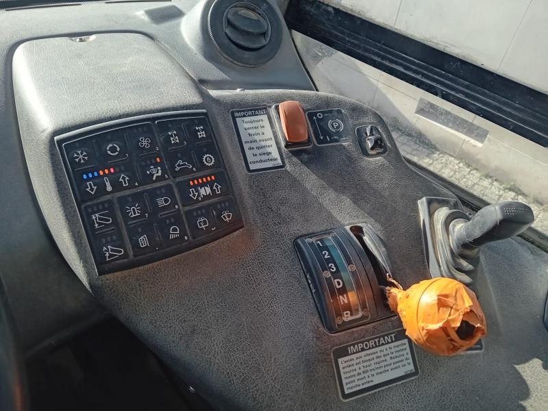 Bell B30D - Zglobni istovarivač: slika Bell B30D - Zglobni istovarivač Bell B30D - Zglobni istovarivač: slika Bell B30D - Zglobni istovarivač