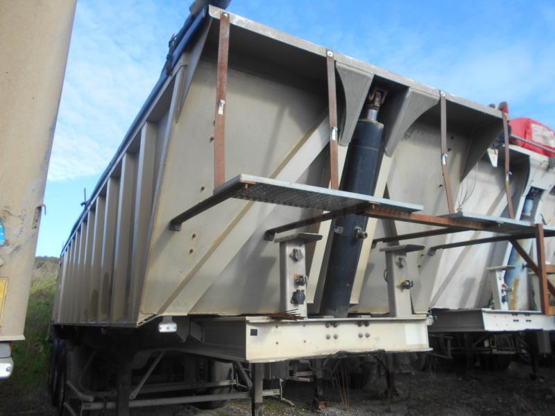 Benalu - Kiper poluprikolica: slika Benalu - Kiper poluprikolica Benalu - Kiper poluprikolica: slika Benalu - Kiper poluprikolica