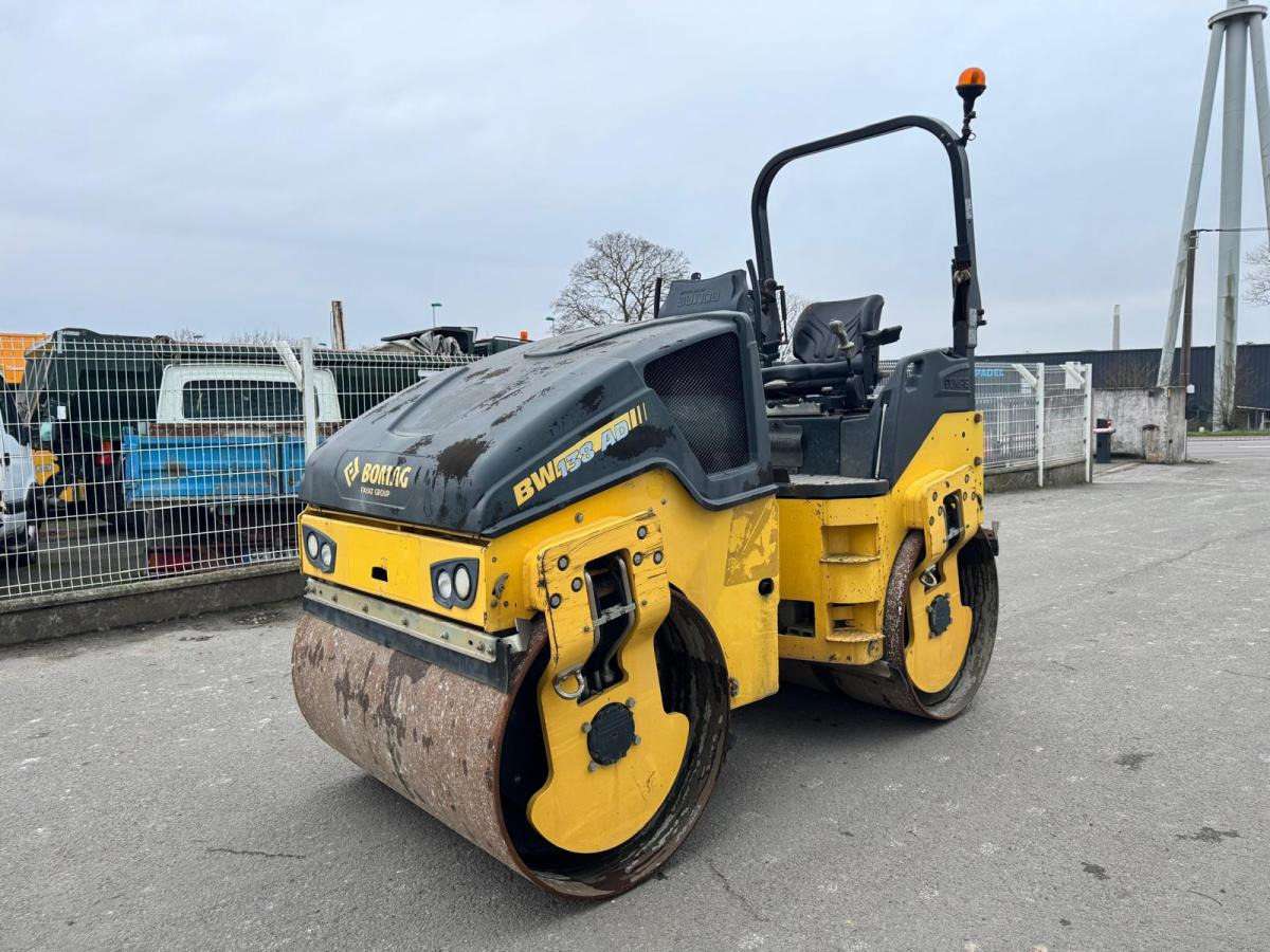 Bomag BW138 AD-5 - Cestovni valjak: slika Bomag BW138 AD-5 - Cestovni valjak Bomag BW138 AD-5 - Cestovni valjak: slika Bomag BW138 AD-5 - Cestovni valjak