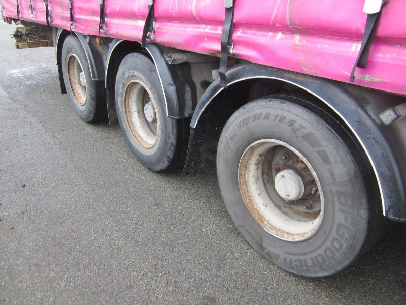 Fruehauf - Poluprikolica s ceradom: slika Fruehauf - Poluprikolica s ceradom Fruehauf - Poluprikolica s ceradom: slika Fruehauf - Poluprikolica s ceradom