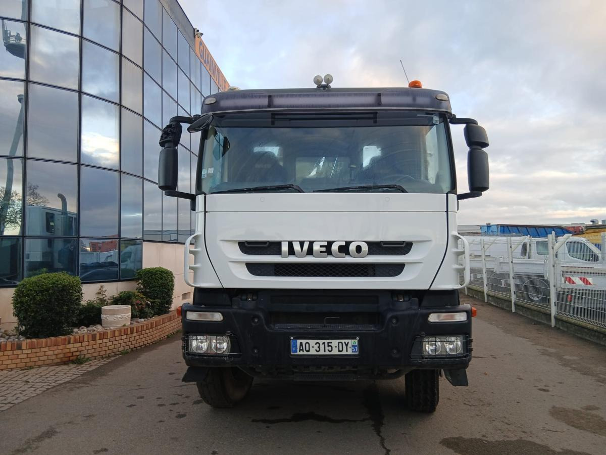 Iveco Trakker - Kamion s kukastom dizalicom: slika Iveco Trakker - Kamion s kukastom dizalicom Iveco Trakker - Kamion s kukastom dizalicom: slika Iveco Trakker - Kamion s kukastom dizalicom
