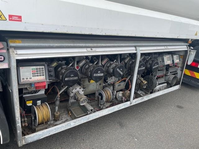 Poluprikolica cisterna Lag: slika Poluprikolica cisterna Lag Poluprikolica cisterna Lag: slika Poluprikolica cisterna Lag