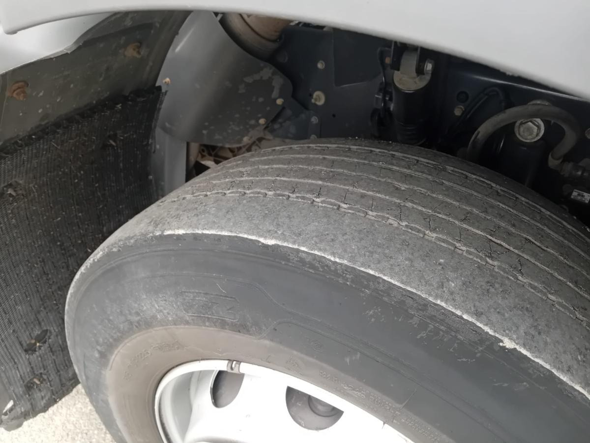 Renault Gamme D 280.19 - Kamion sandučar: slika Renault Gamme D 280.19 - Kamion sandučar Renault Gamme D 280.19 - Kamion sandučar: slika Renault Gamme D 280.19 - Kamion sandučar