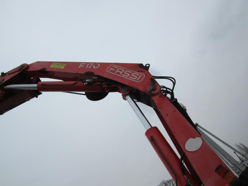 Kamion s otvorenim sandukom Renault Kerax 370 DXI: slika Kamion s otvorenim sandukom Renault Kerax 370 DXI