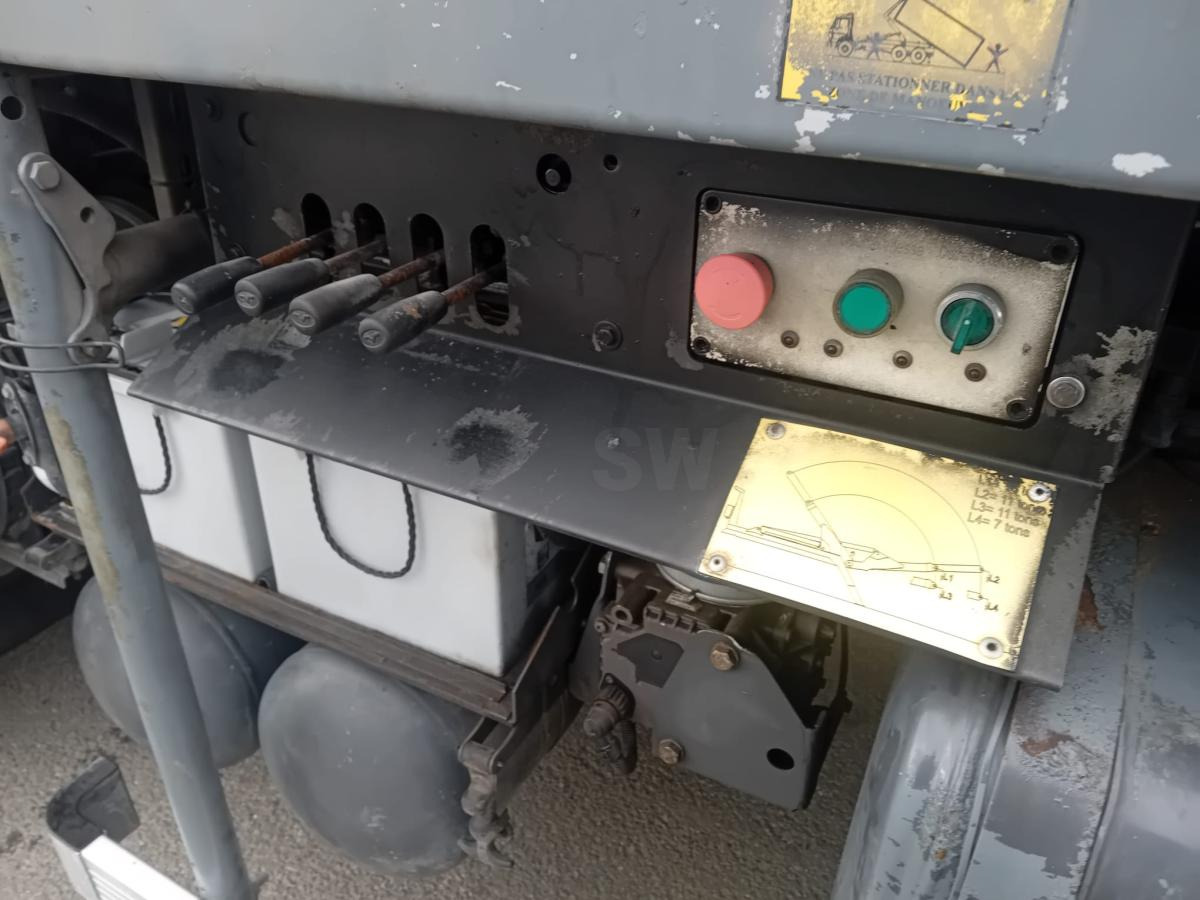 Renault Kerax 430 DXI - Utovarivač s proklizavajućim upravljanjem: slika Renault Kerax 430 DXI - Utovarivač s proklizavajućim upravljanjem Renault Kerax 430 DXI - Utovarivač s proklizavajućim upravljanjem: slika Renault Kerax 430 DXI - Utovarivač s proklizavajućim upravljanjem