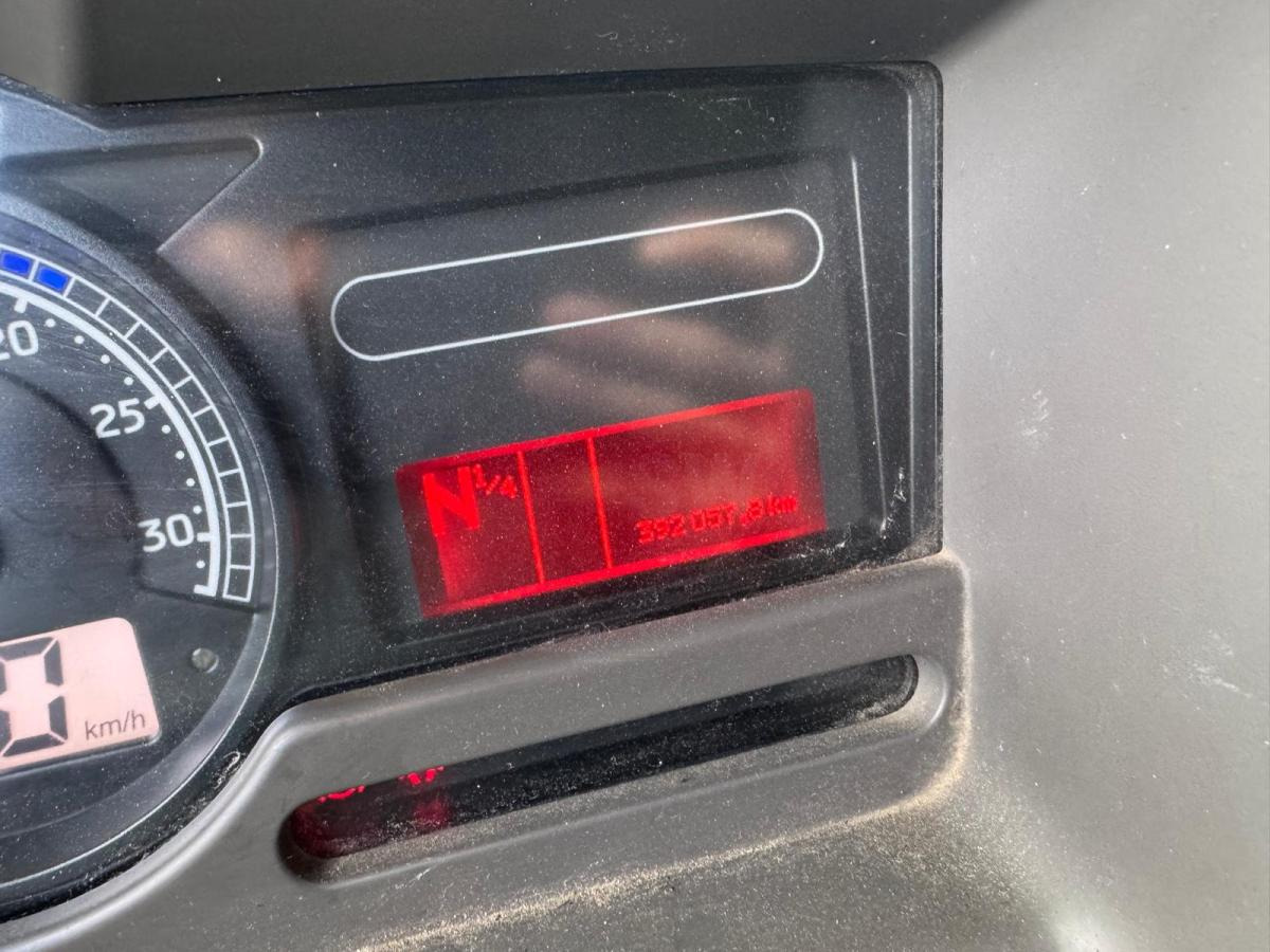 Kamion cisterna za prijevoz goriva Renault Premium 370 DXI: slika Kamion cisterna za prijevoz goriva Renault Premium 370 DXI