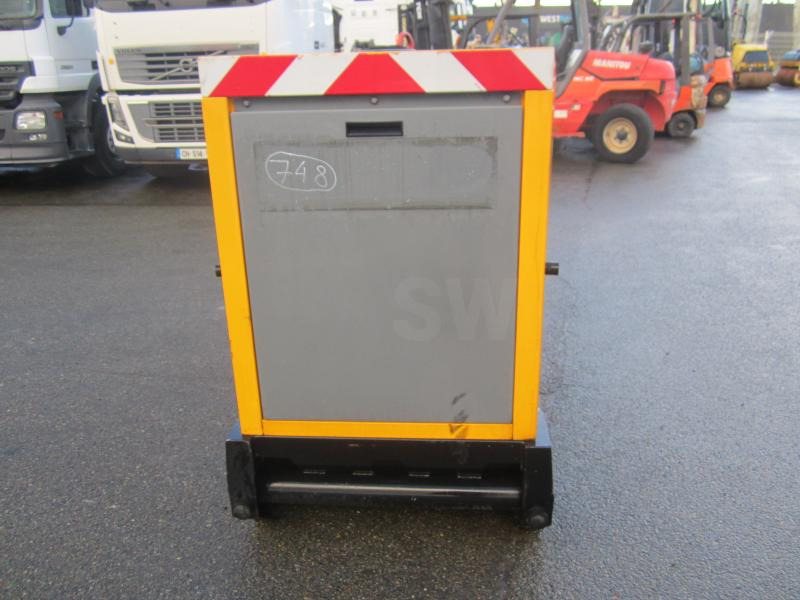 Sdmo R44 - Generatorski set: slika Sdmo R44 - Generatorski set Sdmo R44 - Generatorski set: slika Sdmo R44 - Generatorski set