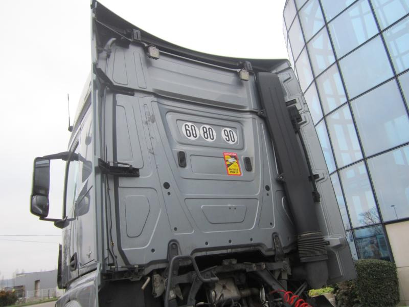 Tegljač Mercedes Actros 1845: slika Tegljač Mercedes Actros 1845 Tegljač Mercedes Actros 1845: slika Tegljač Mercedes Actros 1845